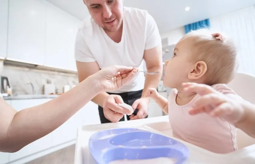 Bedürfnisorientierte Beikost, Beikost-Reifezeichen, WHO Beikost, Empfehlung Ab wann Beikost, Stillberatung, Steffi Weiss