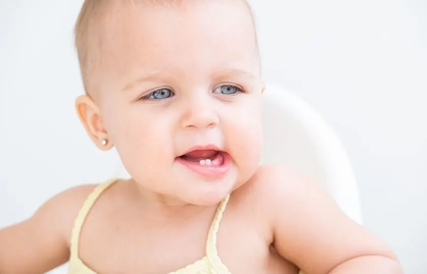 Stillen mit Zähne, Schmerzen beim Stillen, Stillberatung Steffi Weiss, Stillen Köln